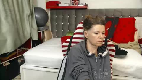 Snapshot of kellynumber chatting on May 15, 11:01 pm kelly online show from May 15, 11:01 pm