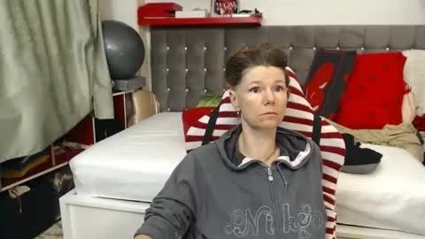 Snapshot of kellynumber chatting on May 15, 11:12 pm kelly online show from May 15, 11:12 pm