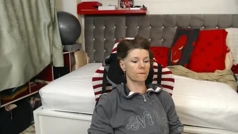 Snapshot of kellynumber chatting on May 15, 11:45 pm kelly online show from May 15, 11:45 pm