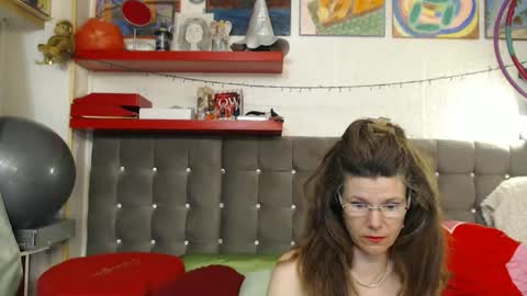 Snapshot of kellynumber chatting on May 30, 12:41 am kelly online show from May 30, 12:41 am