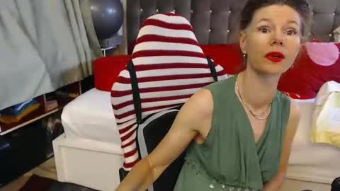 Snapshot of kellynumber chatting on May 31, 2:57 pm kelly online show from May 31, 2:57 pm