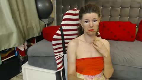 Snapshot of kellynumber chatting on June 9, 1:06 am kelly online show from June 9, 1:06 am