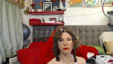 Snapshot of kellynumber chatting on August 3, 4:00 pm kelly online show from August 3, 4:00 pm