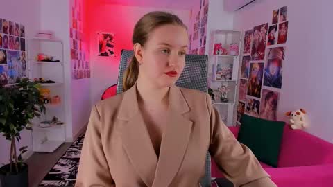 kelly online show from October 3, 9:50 am