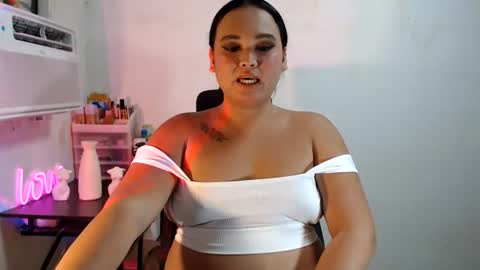 KELLY MCDOLEN online show from July 28, 12:59 pm