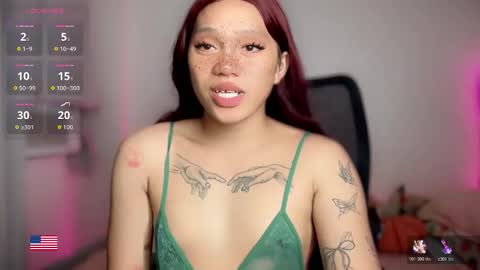 Kelly Smith online show from February 19, 1:18 pm