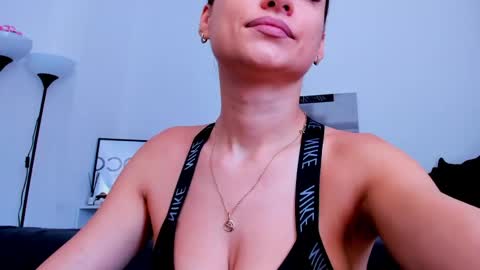 Snapshot of kellysmits chatting on June 5, 6:52 am kellysmits online show from June 5, 6:52 am