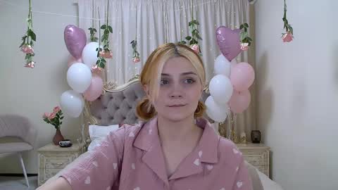 Kelly Stoneys online show from February 18, 9:42 pm