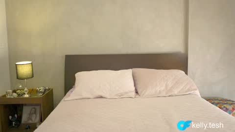 Snapshot of kellytesh chatting on February 28, 2:18 pm Kelly online show from February 28, 2:18 pm