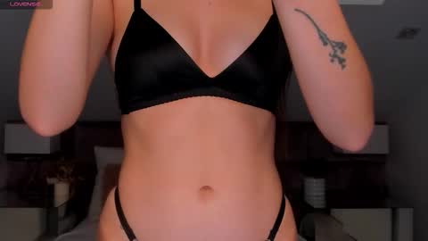 Snapshot of kelsi_di chatting on November 16, 6:08 am kelsi_di online show from November 16, 6:08 am