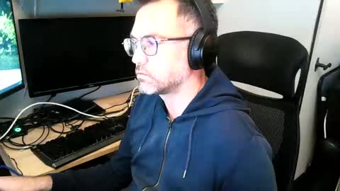 Snapshot of kelvin06133 chatting on December 18, 11:08 pm kelvin06133 online show from December 18, 11:08 pm