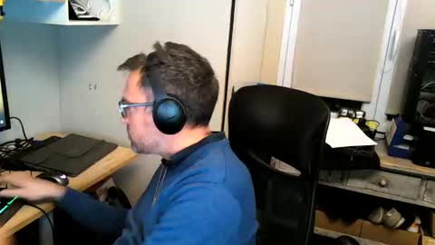 Snapshot of kelvin06133 chatting on January 21, 12:15 am kelvin06133 online show from January 21, 12:15 am