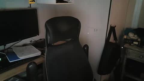 Snapshot of kelvin06133 chatting on February 9, 6:26 pm kelvin06133 online show from February 9, 6:26 pm