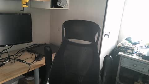 Snapshot of kelvin06133 chatting on February 13, 10:44 am kelvin06133 online show from February 13, 10:44 am