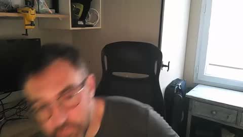 Snapshot of kelvin06133 chatting on February 15, 2:22 pm kelvin06133 online show from February 15, 2:22 pm