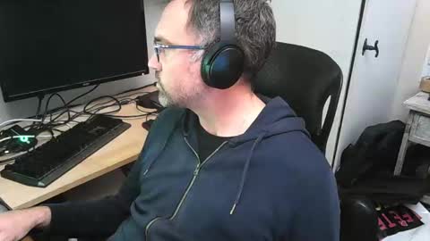 Snapshot of kelvin06133 chatting on March 11, 9:37 pm kelvin06133 online show from March 11, 9:37 pm