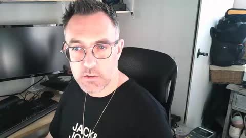 Snapshot of kelvin06133 chatting on March 27, 2:06 pm kelvin06133 online show from March 27, 2:06 pm