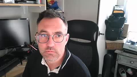 Snapshot of kelvin06133 chatting on March 28, 1:43 pm kelvin06133 online show from March 28, 1:43 pm