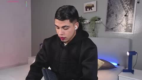 Snapshot of ken_boy_ chatting on September 26, 11:36 am   online show from September 26, 11:36 am