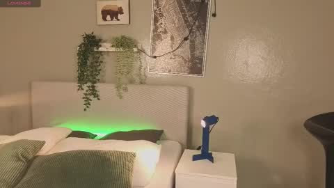 Snapshot of ken_boy_ chatting on October 6, 11:40 am   online show from October 6, 11:40 am