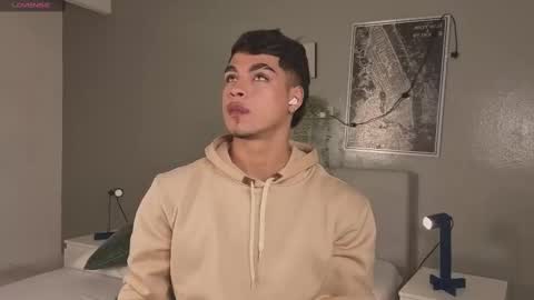 Snapshot of ken_boy_ chatting on October 7, 11:40 am   online show from October 7, 11:40 am