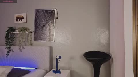 Snapshot of ken_boy_ chatting on October 10, 11:42 am   online show from October 10, 11:42 am