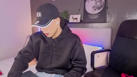   online show from November 5, 11:43 am