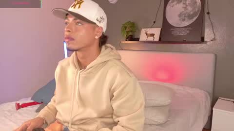   online show from November 9, 11:30 am