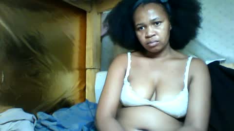 Snapshot of kenalie chatting on June 12, 12:37 pm Kenalie online show from June 12, 12:37 pm