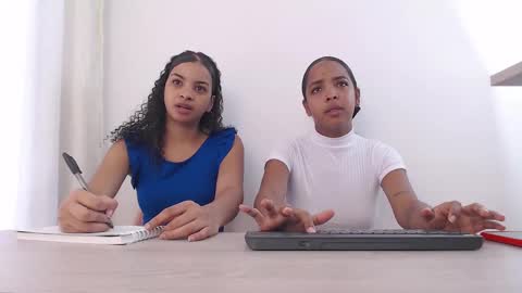 Kendall online show from December 2, 12:51 pm