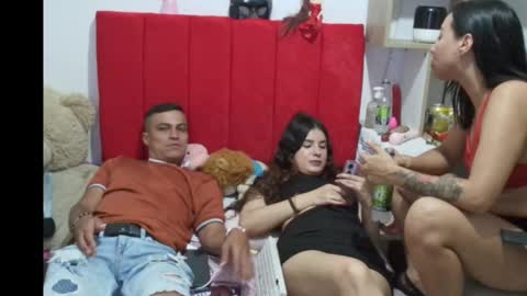 Snapshot of kendal_2 chatting on January 14, 4:25 am Mariana online show from January 14, 4:25 am