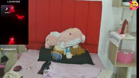 Snapshot of kendal_2 chatting on February 12, 4:01 am Mariana online show from February 12, 4:01 am