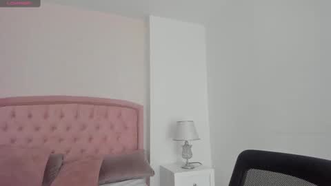 Kendall online show from September 26, 5:33 am