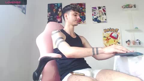 Snapshot of kendall_ros chatting on January 6, 7:24 pm kendall ross online show from January 6, 7:24 pm