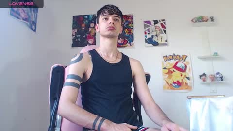 Snapshot of kendall_ros chatting on January 15, 4:43 pm kendall ross online show from January 15, 4:43 pm