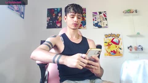 Snapshot of kendall_ros chatting on January 16, 7:10 pm kendall ross online show from January 16, 7:10 pm