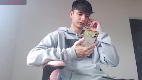 Snapshot of kendall_ros chatting on September 30, 3:17 pm kendall ross online show from September 30, 3:17 pm