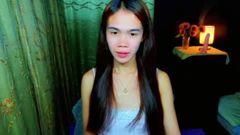 Kendall  online show from March 18, 9:40 pm