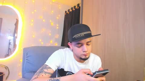 kendel_dimitri online show from December 20, 7:33 am