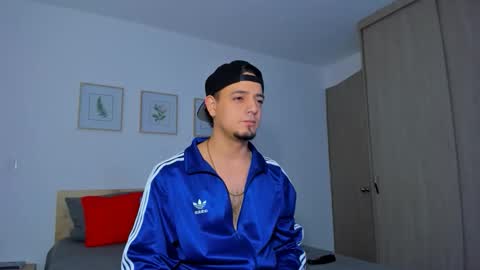 kendel_dimitri online show from December 2, 5:13 am