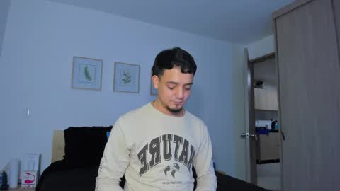 kendel_dimitri online show from December 16, 3:44 am