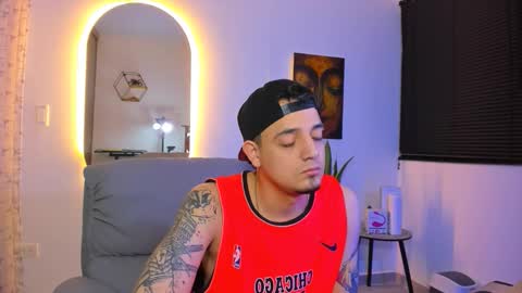 kendel_dimitri online show from February 25, 4:55 am