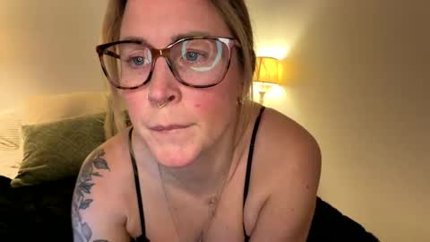 Snapshot of kendra34dd chatting on March 8, 2:04 am kendra34dd online show from March 8, 2:04 am