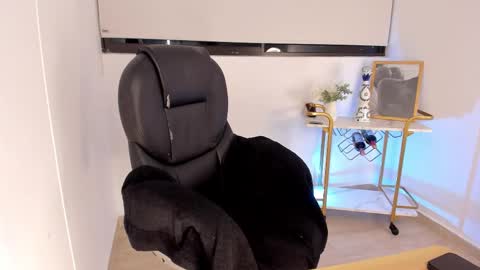 Snapshot of kendra_bennz_ chatting on November 26, 11:06 pm kendra Benz online show from November 26, 11:06 pm