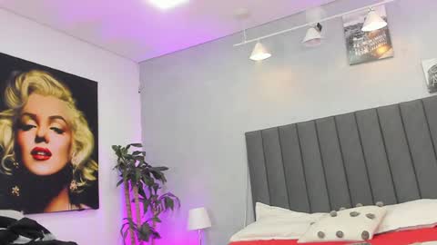 Kendra London online show from July 21, 1:02 pm