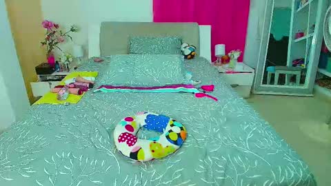 kendra_love31 online show from February 13, 5:58 am