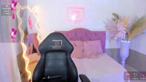 Snapshot of kendra_tay chatting on December 20, 3:13 am kendra online show from December 20, 3:13 am