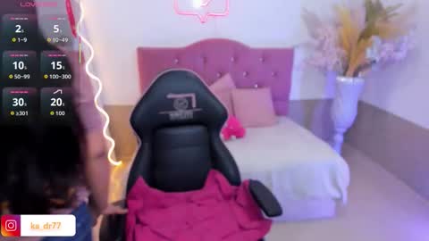 Snapshot of kendra_tay chatting on March 3, 4:07 am kendra online show from March 3, 4:07 am