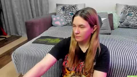 Kendra online show from March 22, 11:30 pm