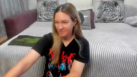 Kendra online show from July 27, 11:45 pm